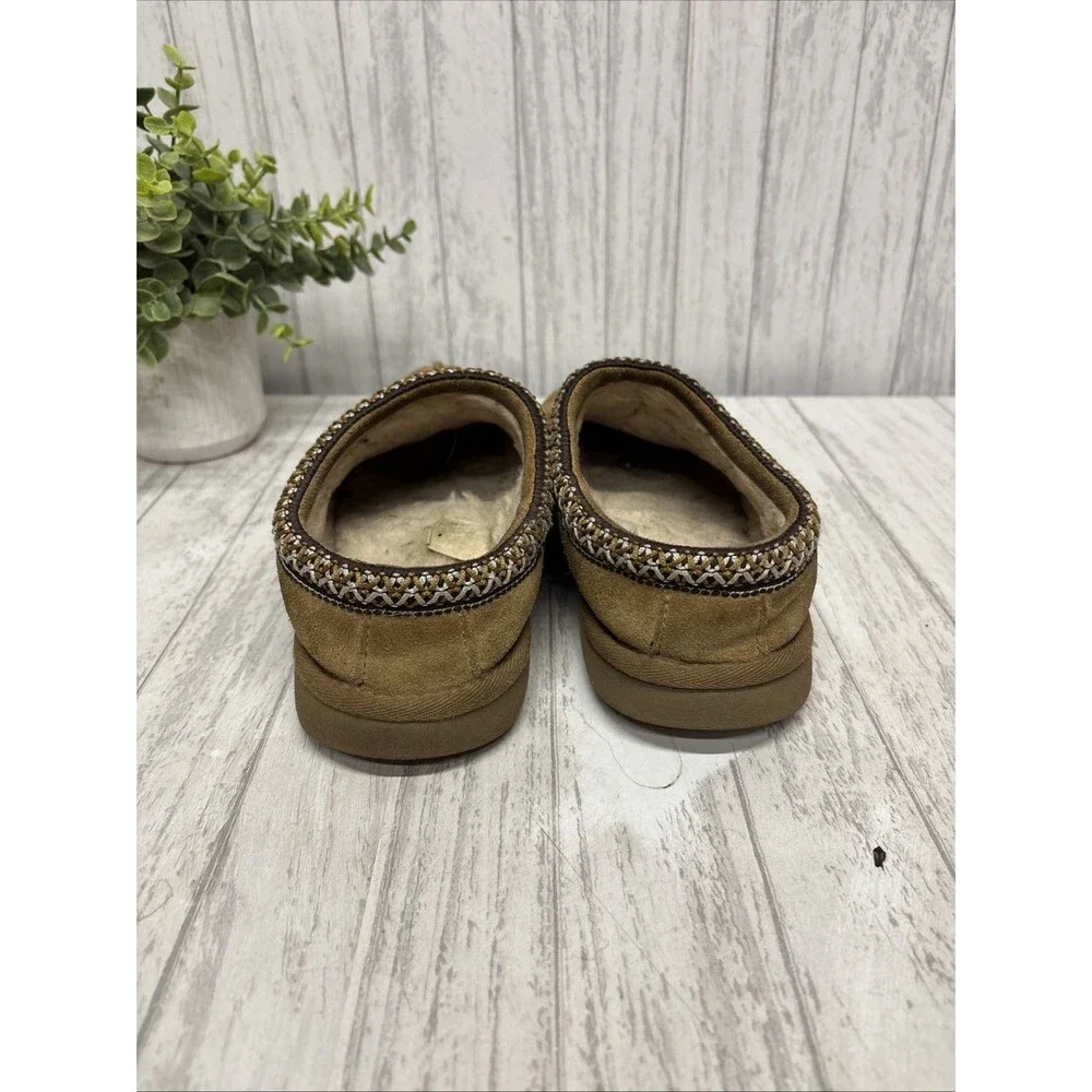 Youth Size 5 (women’s 7) Ugg Tasmin Well Worn